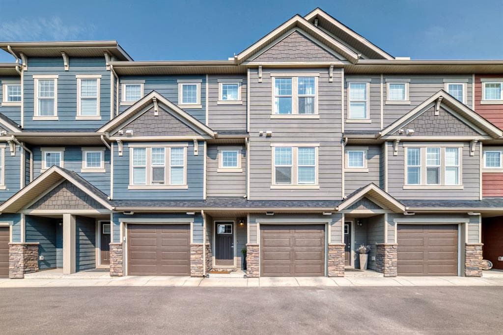 206 Cranbrook Square SE — photo 1