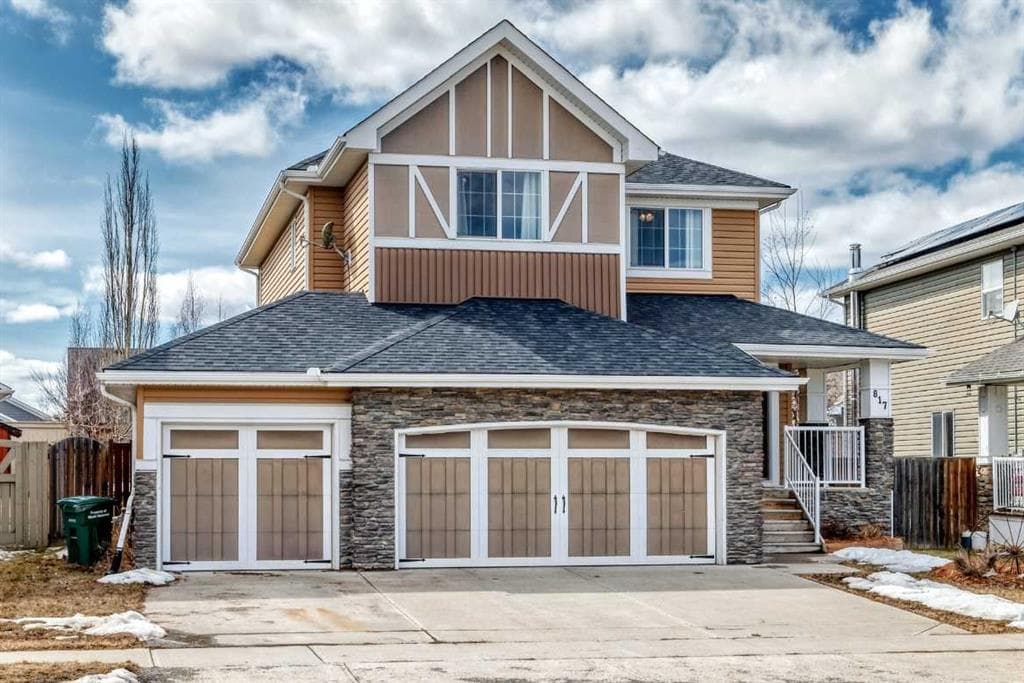 4-bed Detached for sale at 817 3 Street SW, Diamond Valley