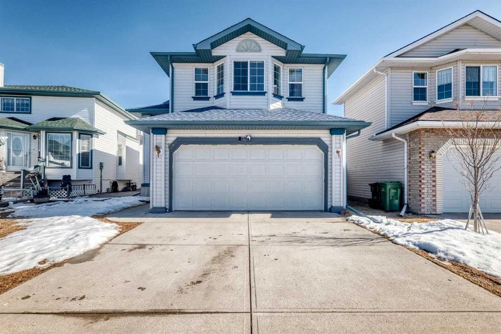 4-bed Detached for sale at 22 Applestone Park SE, Calgary