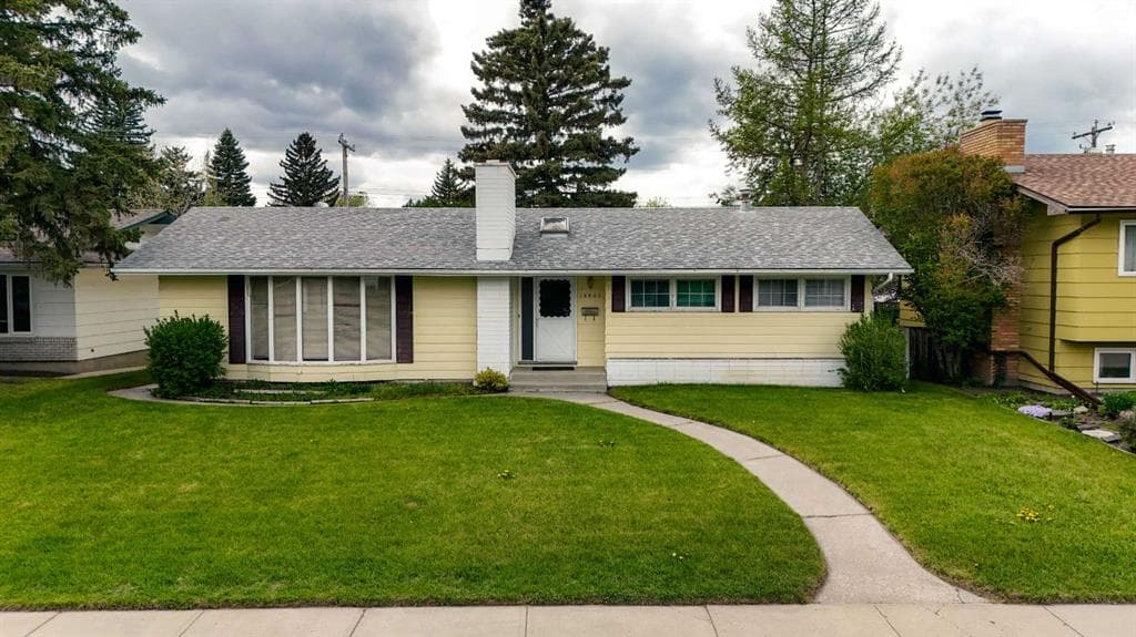 5-bed Detached for sale at 10823 Maplecreek Drive SE, Calgary