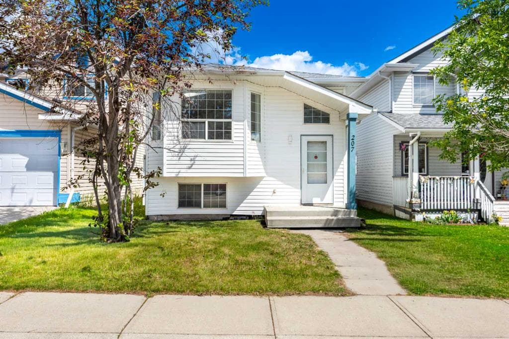 5-bed Detached for sale at 207 coral springs Circle NE, Calgary