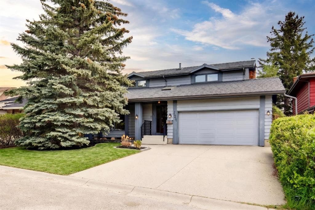 5-bed Detached for sale at 124 Edgehill Close NW, Calgary