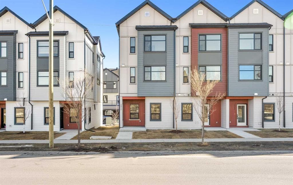 3-bed Townhouse for sale at 101, 1230 3 Street SE, High River