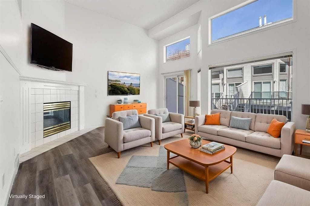 3-bed Townhouse for sale at 52 Kingsland Court SW, Calgary