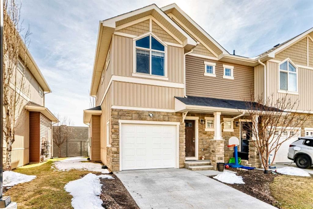 636 Skyview Ranch Grove NE — photo 1