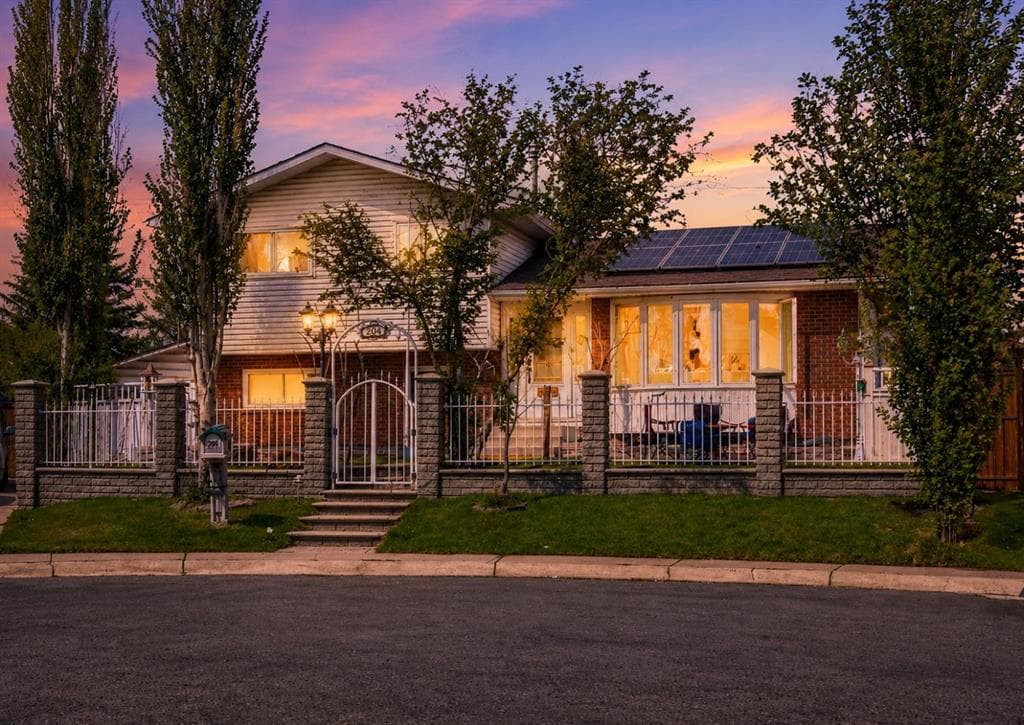 5-bed Detached for sale at 204 Whiteview Close NE, Calgary