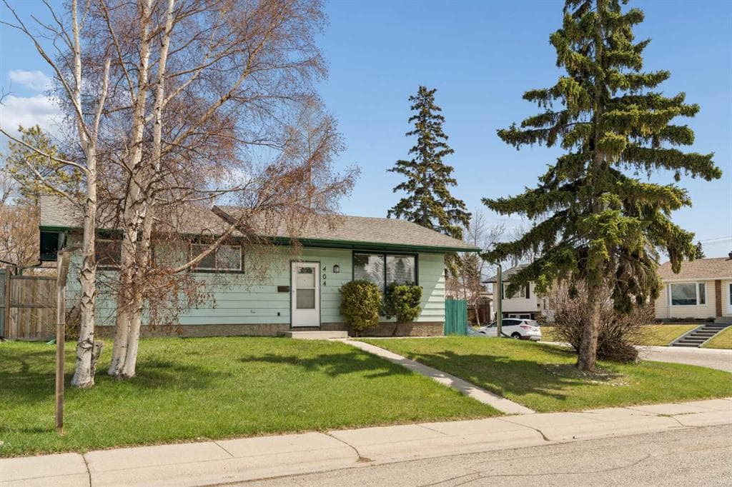 4-bed Detached for sale at 404 Manora Way NE, Calgary