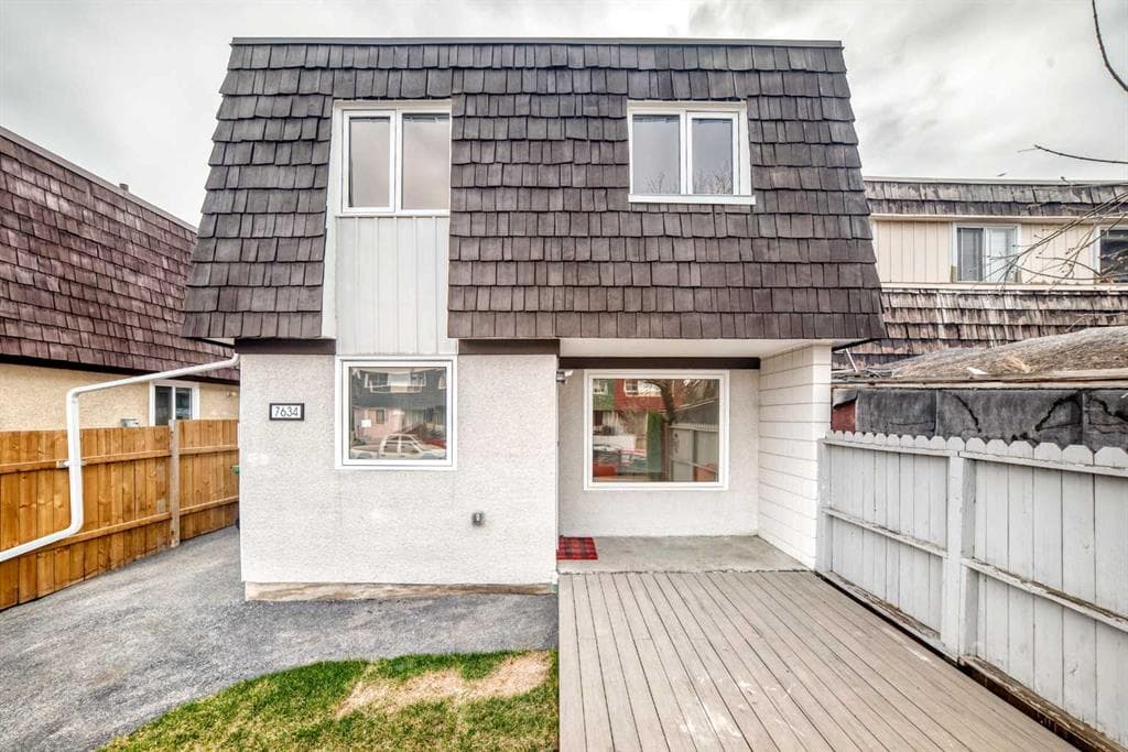 3-bed Semi-detached for sale at 7634 24A Street SE, Calgary