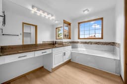 Thumbnail 37