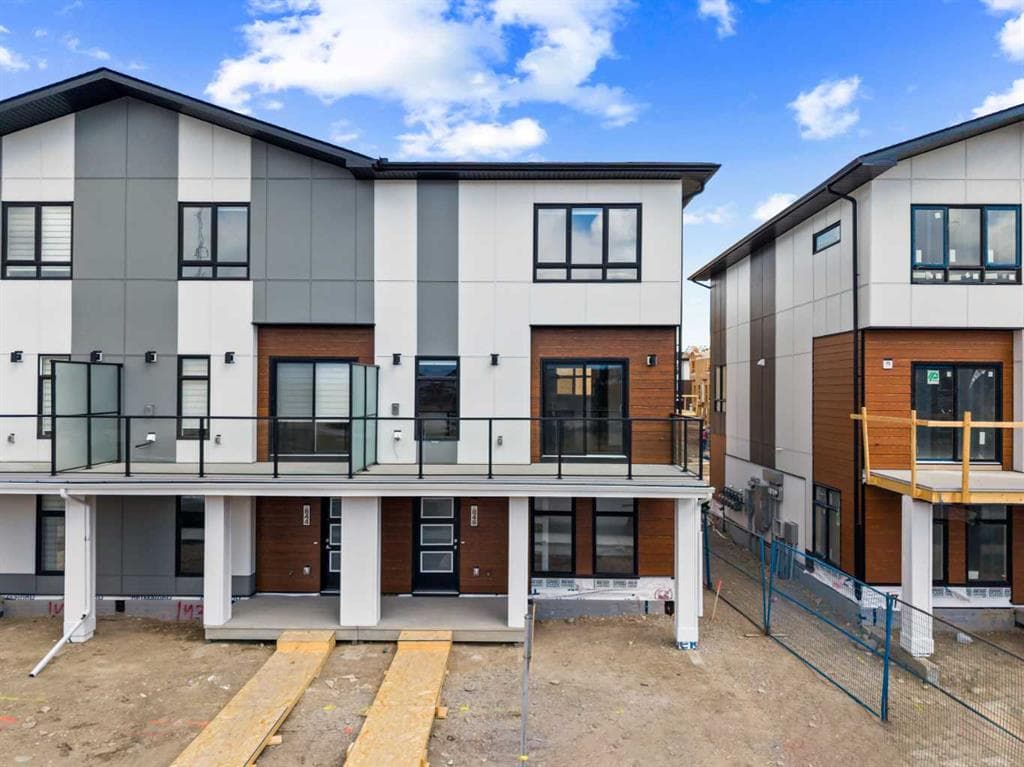 848 83 Street SW — photo 1