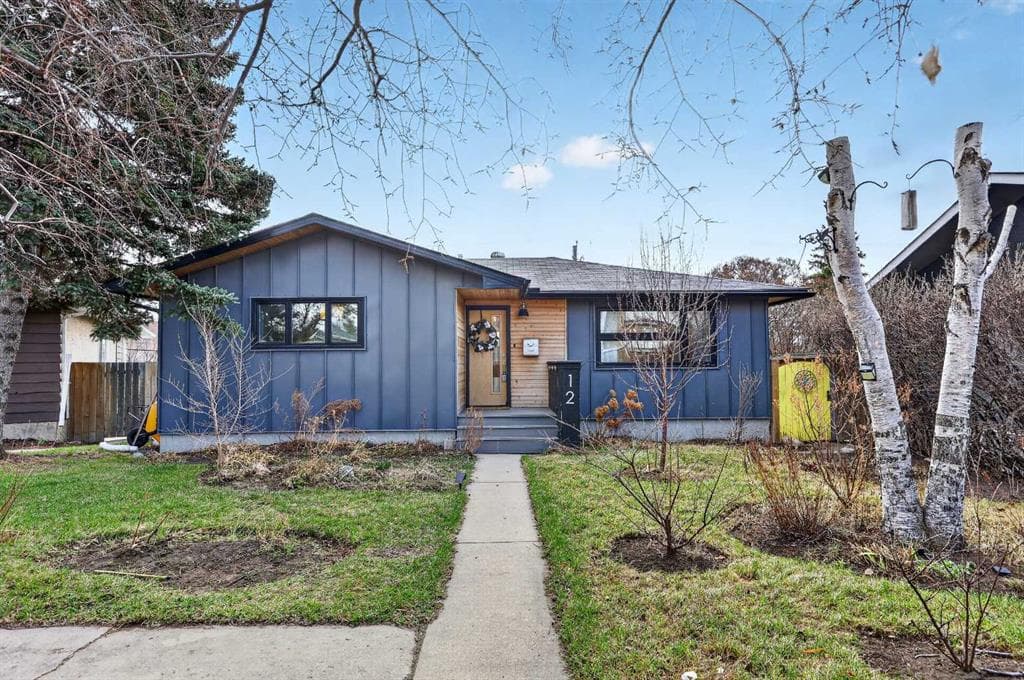 4-bed Detached for sale at 12 Glacier Drive SW, Calgary