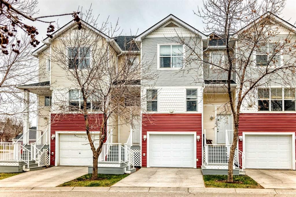 3-bed Townhouse for sale at 112 Country Village Cape NE, Calgary