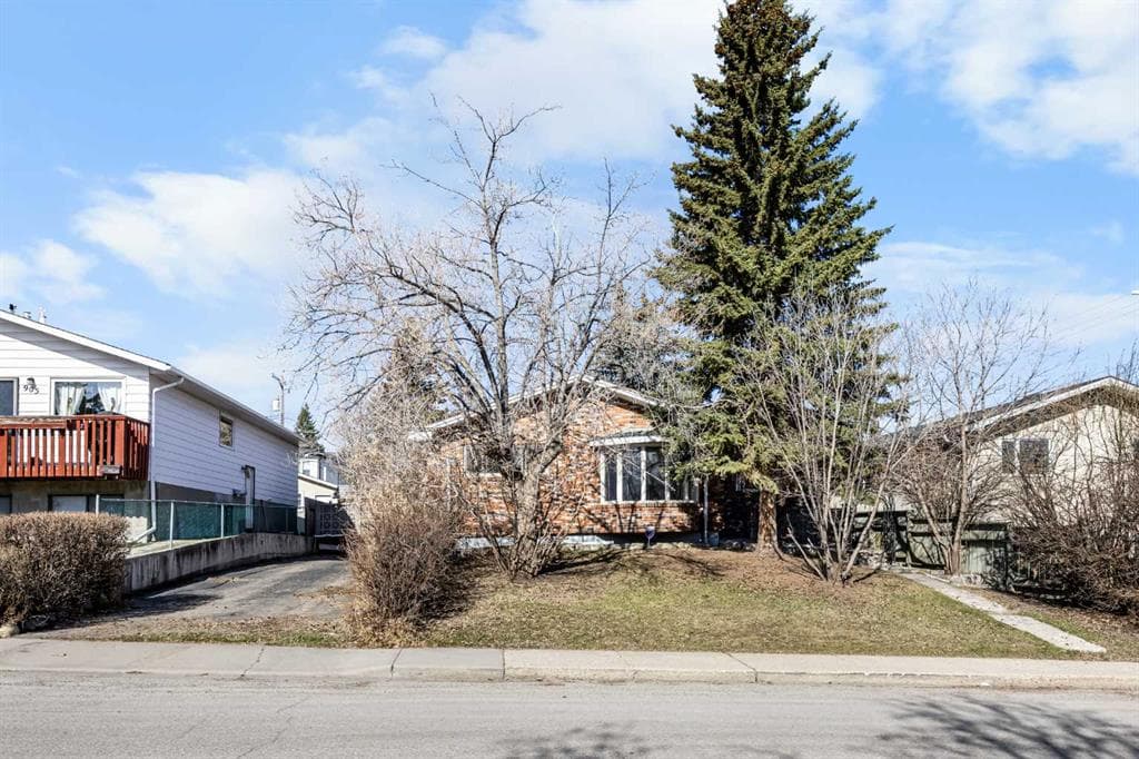 5-bed Detached for sale at 903 40 Street SW, Calgary