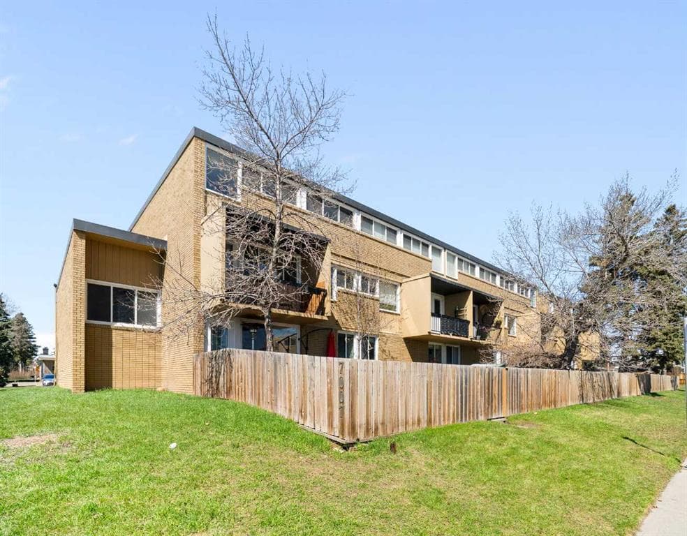 3-bed Apartment for sale at 112, 7007 4A Street SW, Calgary