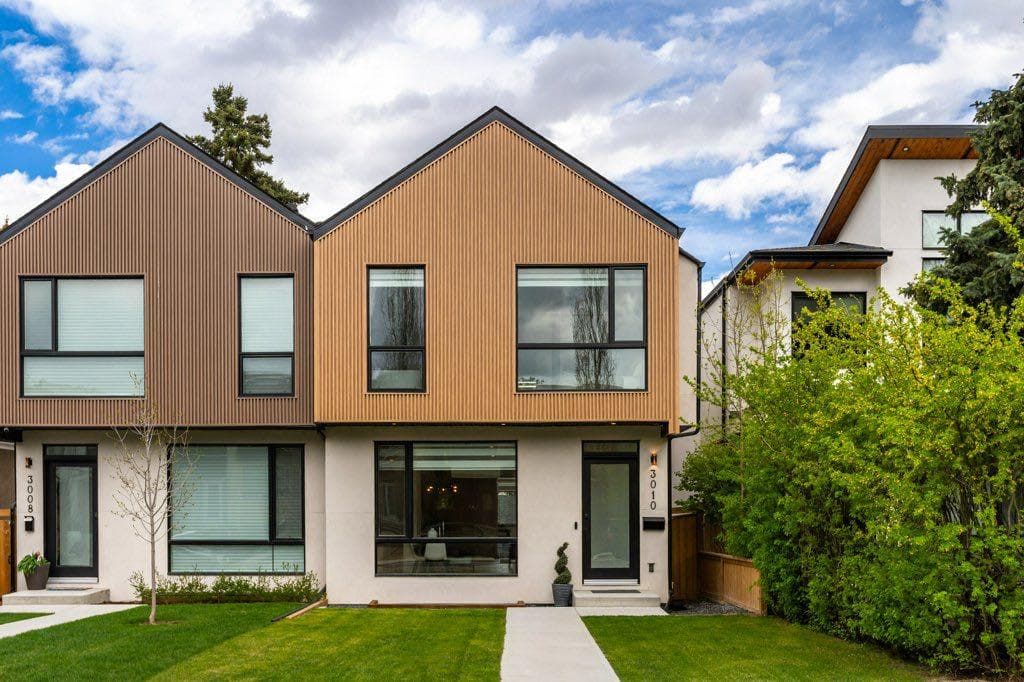 3010 26A Street SW — photo 1