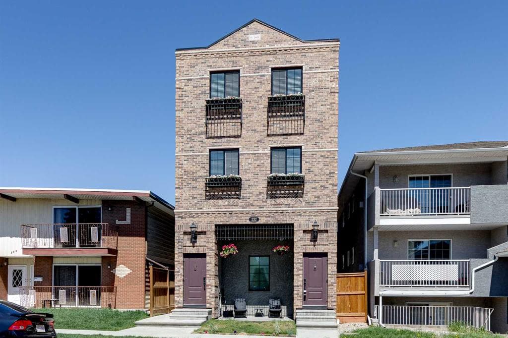 3-bed Townhouse for sale at 3, 232 20 Avenue NE, Calgary
