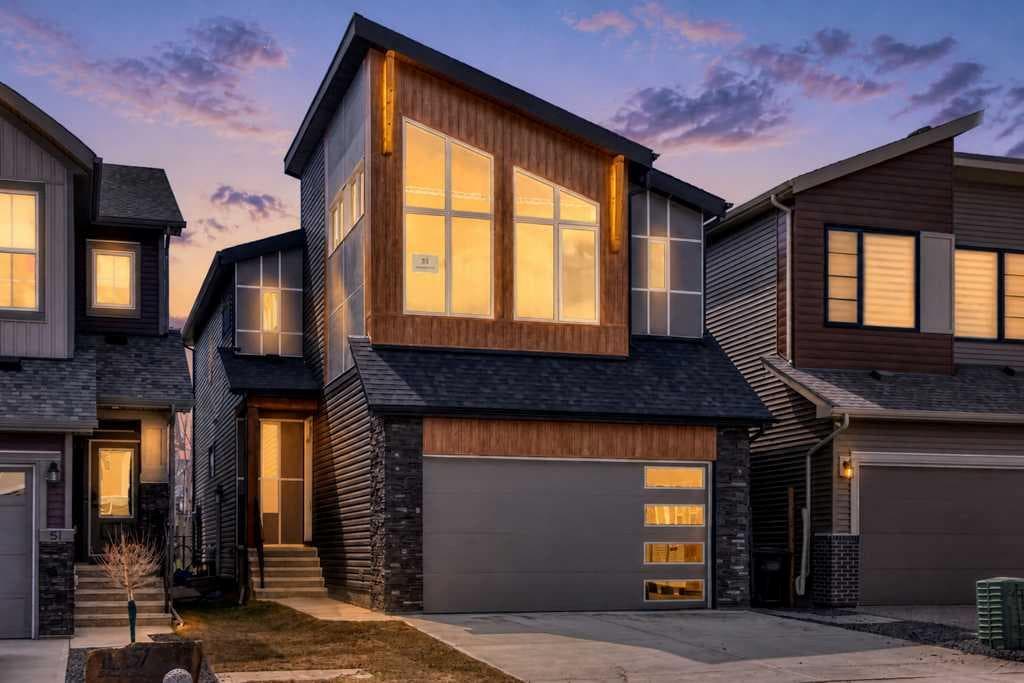 4-bed Detached for sale at 55 Silver Spruce Grove SW, Calgary