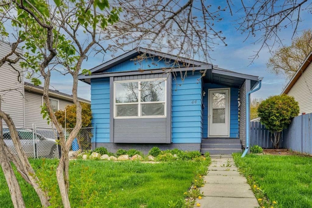 4-bed Detached for sale at 44 Falmead Road NE, Calgary