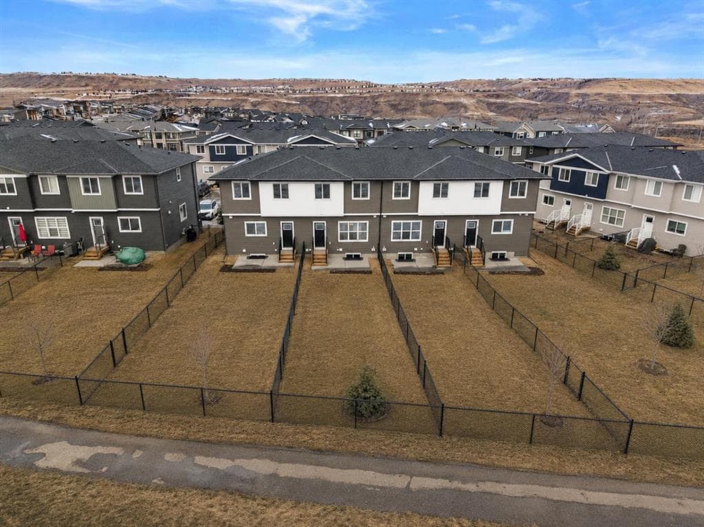3-bed Townhouse for sale at 804, 525 River Heights Drive, Cochrane