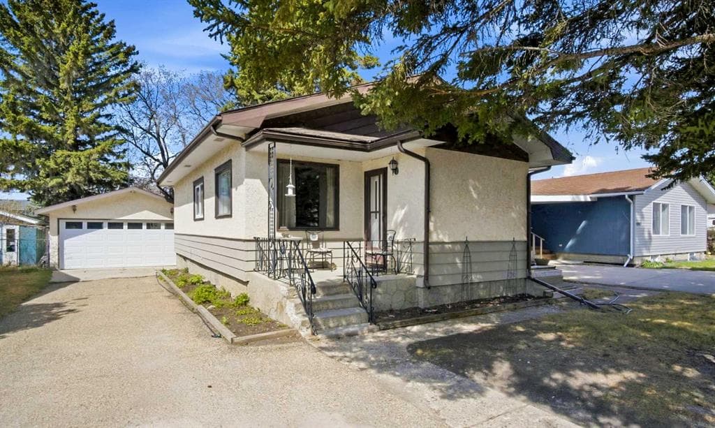 4-bed Detached for sale at 4306 55 Avenue, Olds