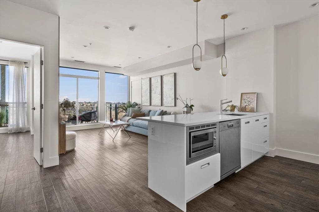 1-bed Apartment for sale at 806, 2505 17 Avenue SW, Calgary