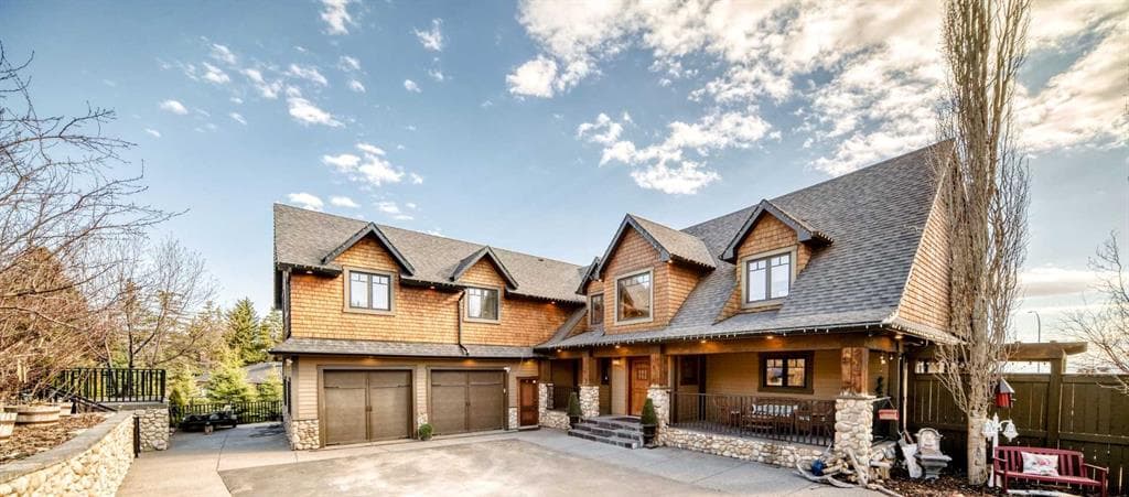 8-bed Detached for sale at 10909 Eamon Road NW, Calgary