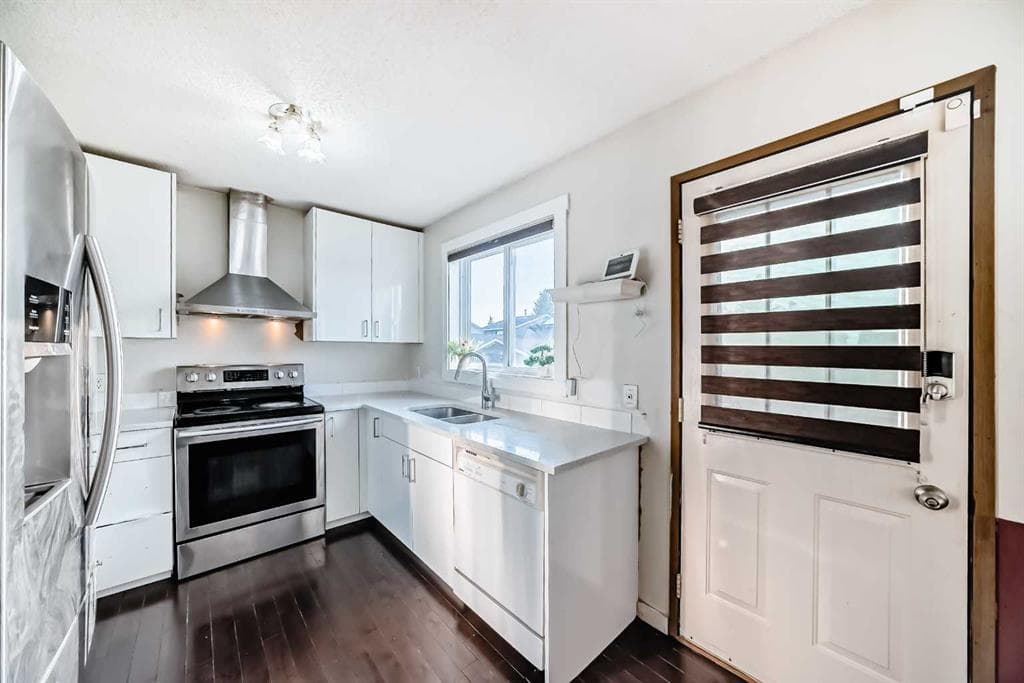 5-bed Detached for sale at 11 Martinwood Road NE, Calgary