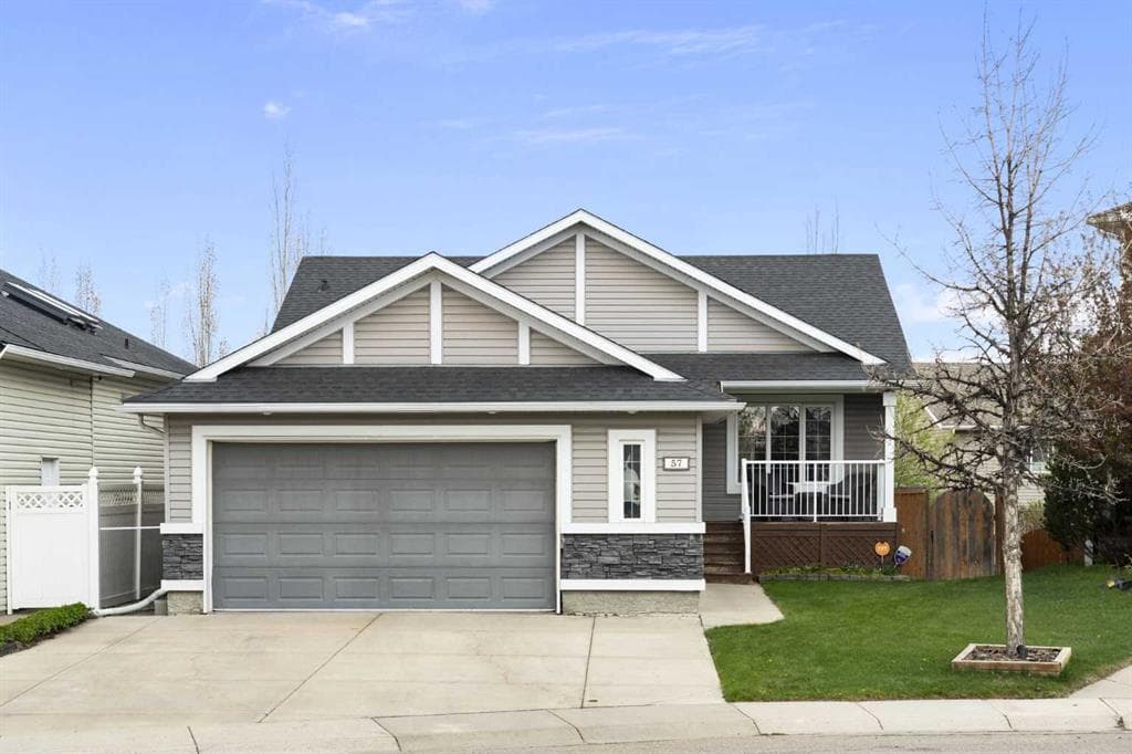 57 Thornfield Close SE — photo 1