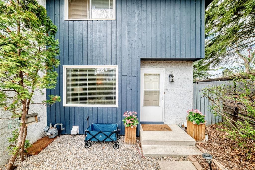 3-bed Townhouse for sale at 11, 800 Bowcroft Place, Cochrane