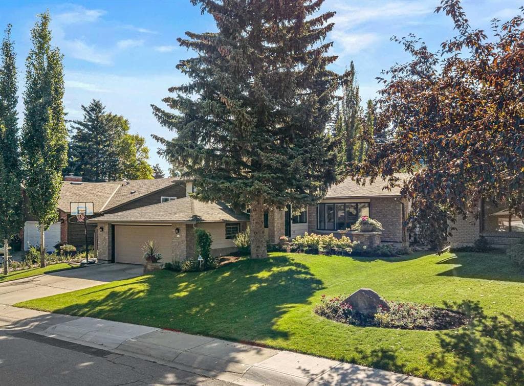 3-bed Detached for sale at 855 Oakside Circle SW, Calgary