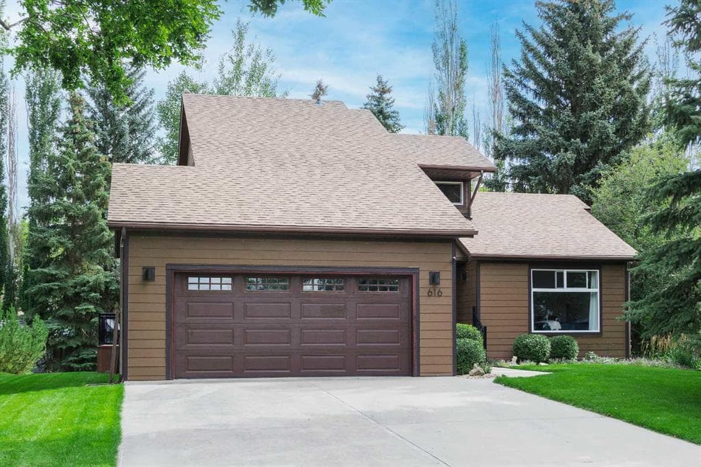 3-bed Detached for sale at 616 Memorial Avenue, Vulcan