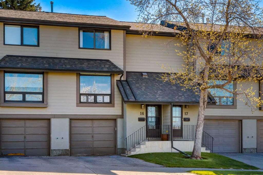 3-bed Townhouse for sale at 16, 5019 46 Avenue SW, Calgary