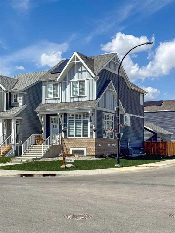 1842 Rangeview Drive SE — photo 1