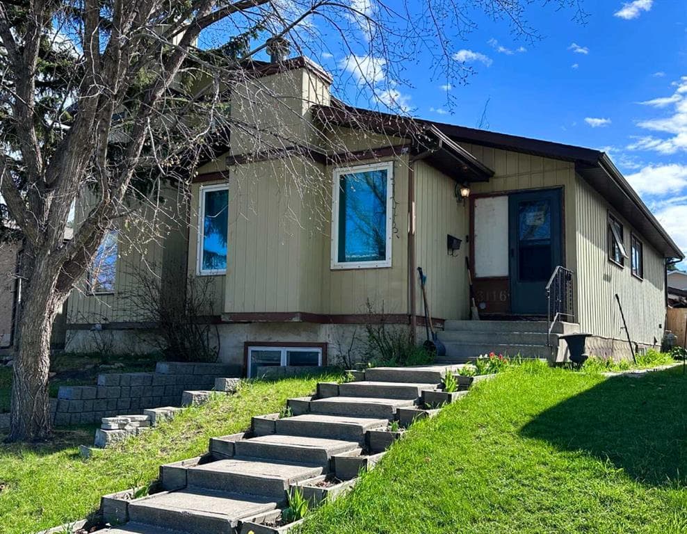 4-bed Semi-detached for sale at 3116 51 Street SW, Calgary
