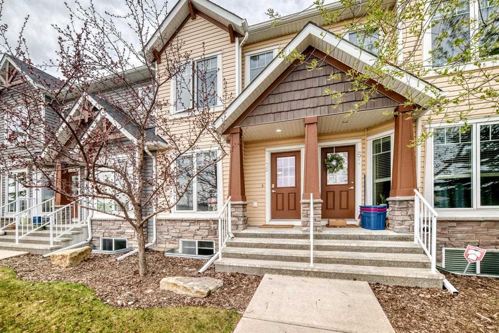 3-bed Townhouse for sale at 49 Aspen Hills Drive SW, Calgary