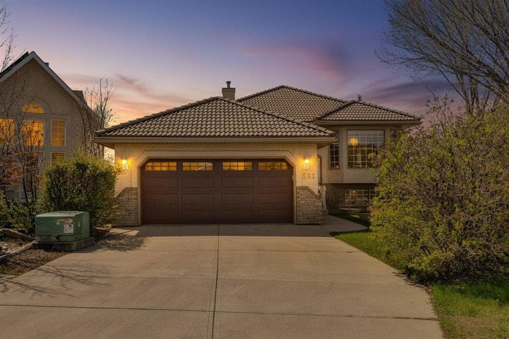 3-bed Detached for sale at 531 Sierra Morena Court SW, Calgary