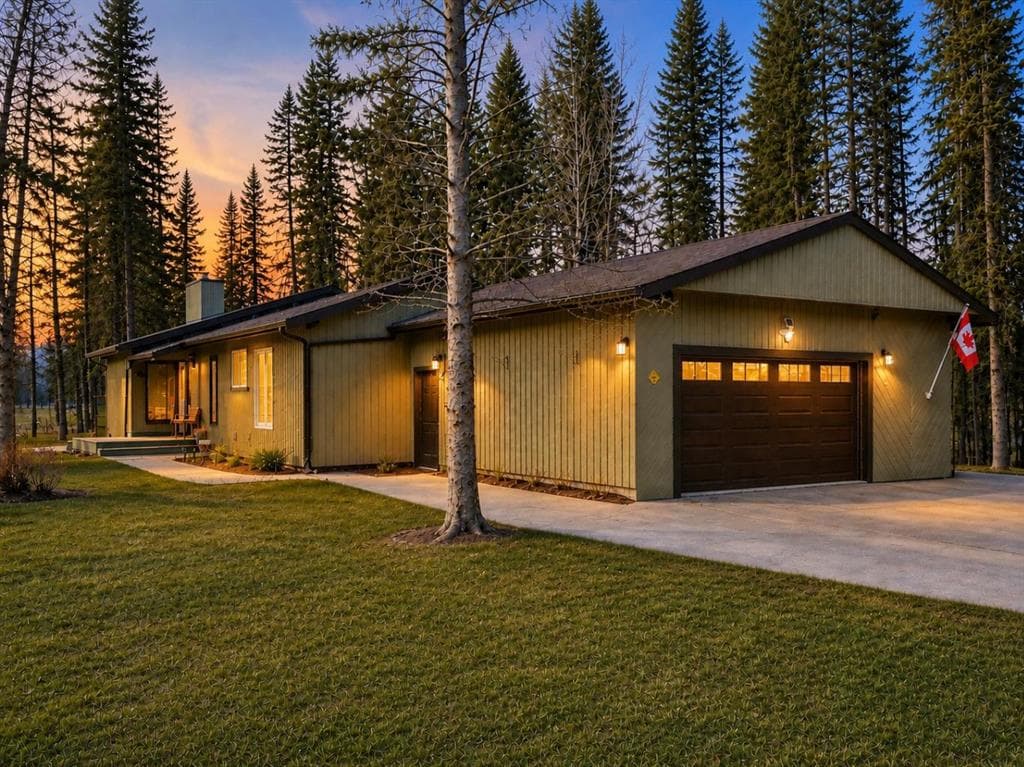 3-bed Detached for sale at 12 Wolf Crescent, Rural Rocky View County