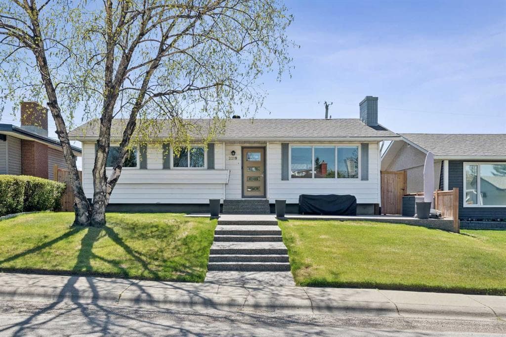 4-bed Detached for sale at 2219 Munro Drive NE, Calgary