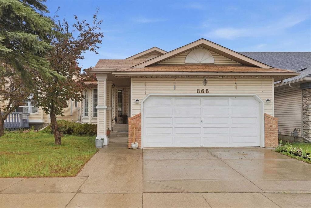 4-bed Detached for sale at 866 Applewood Drive SE, Calgary