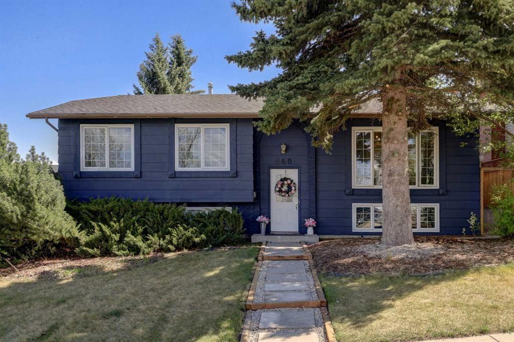 4-bed Detached for sale at 460 Parkridge Crescent SE, Calgary