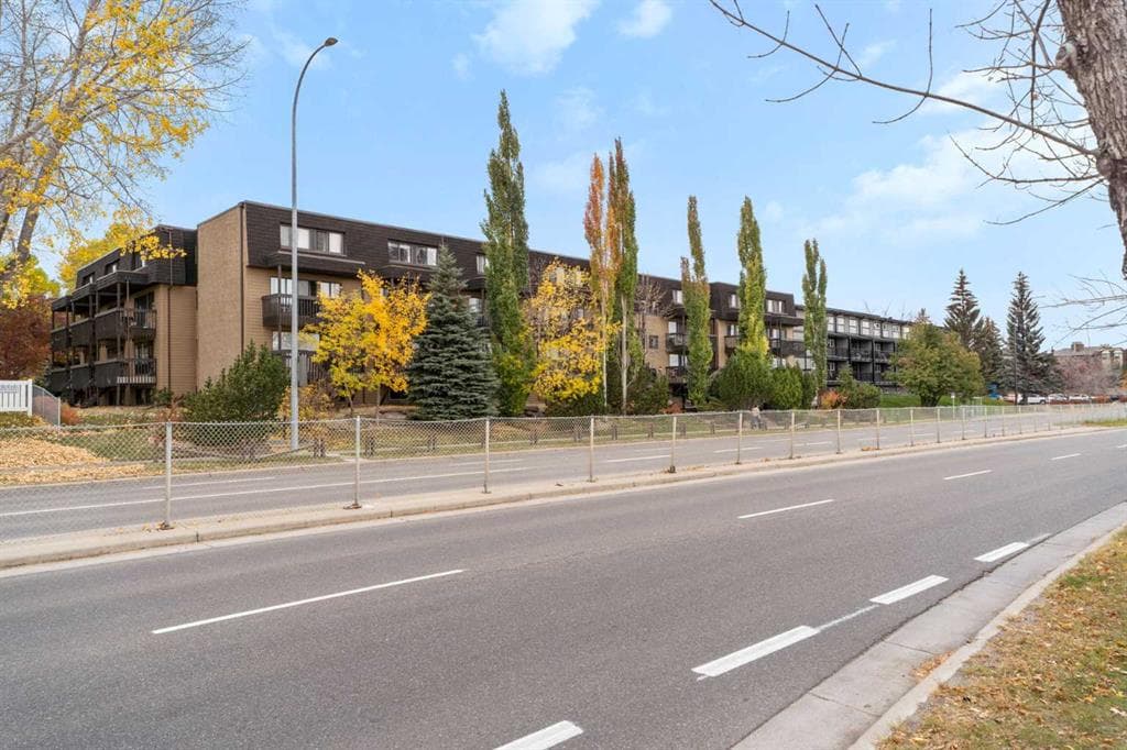 2-bed Apartment for sale at 39, 3519 49 Street NW, Calgary
