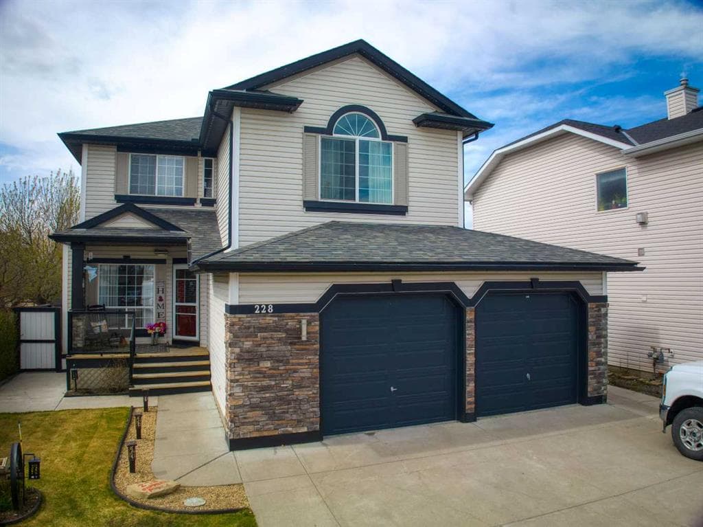 228 Oakmere Place — photo 1
