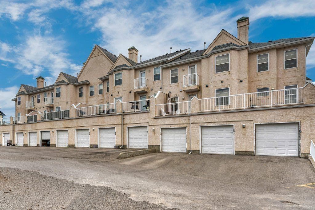 2-bed Townhouse for sale at 300, 50 Westland Road, Okotoks