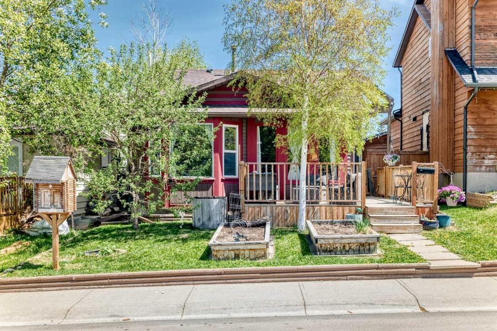 4-bed Detached for sale at 52 Beacham Road NW, Calgary