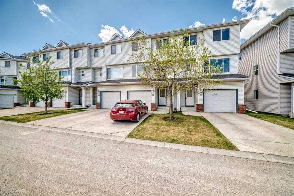 3-bed Townhouse for sale at 31 Harvest Oak Circle NE, Calgary