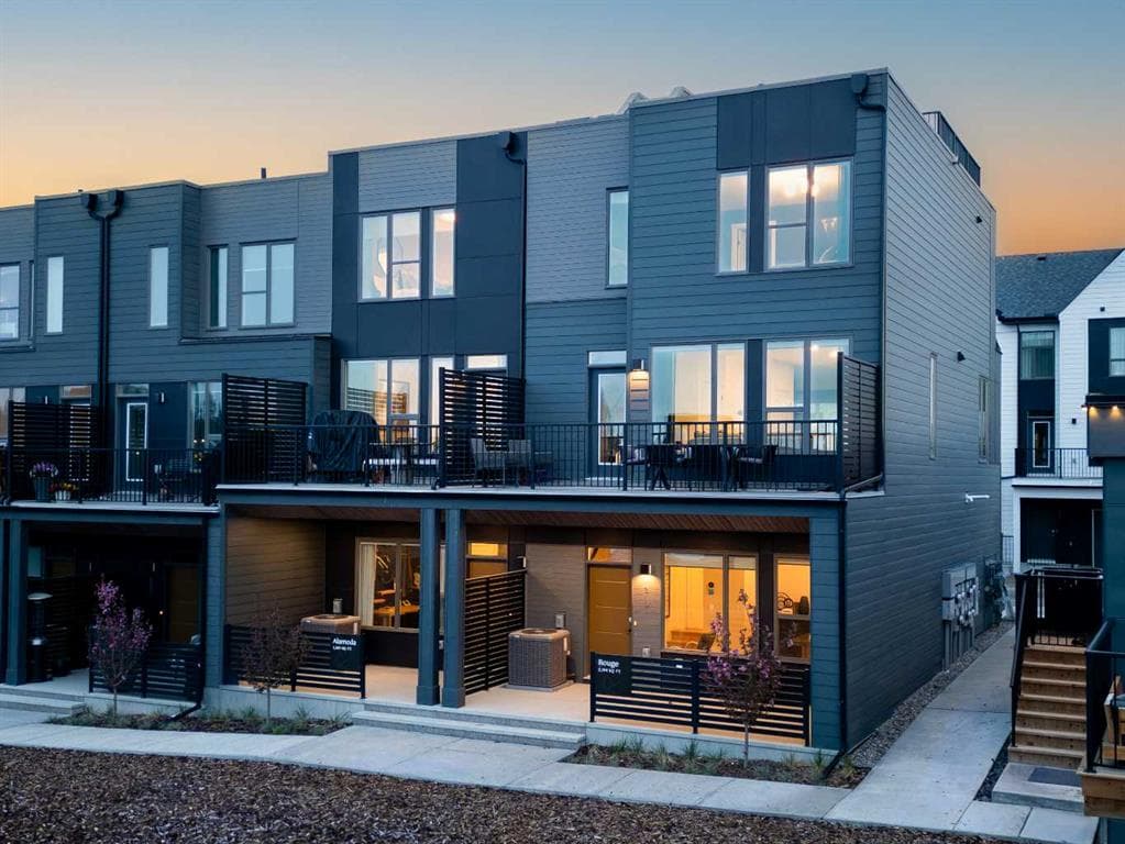2-bed Townhouse for sale at 708 Sovereign Common SW, Calgary