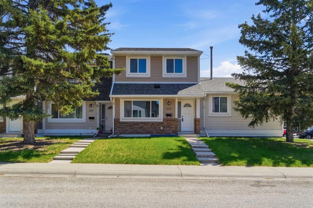3-bed Townhouse for sale at 804 Madeira Drive NE, Calgary