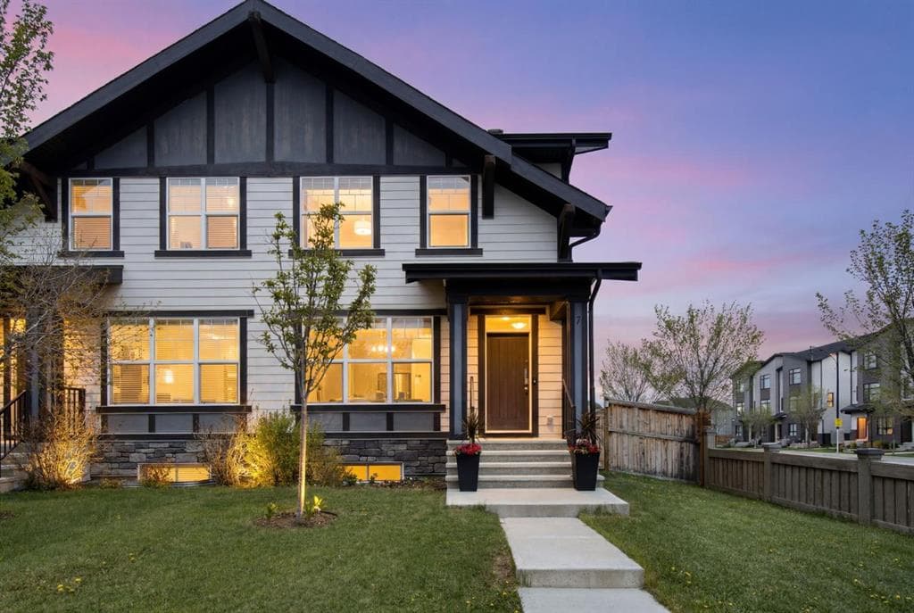 3-bed Semi-detached for sale at 7 Masters Square SE, Calgary