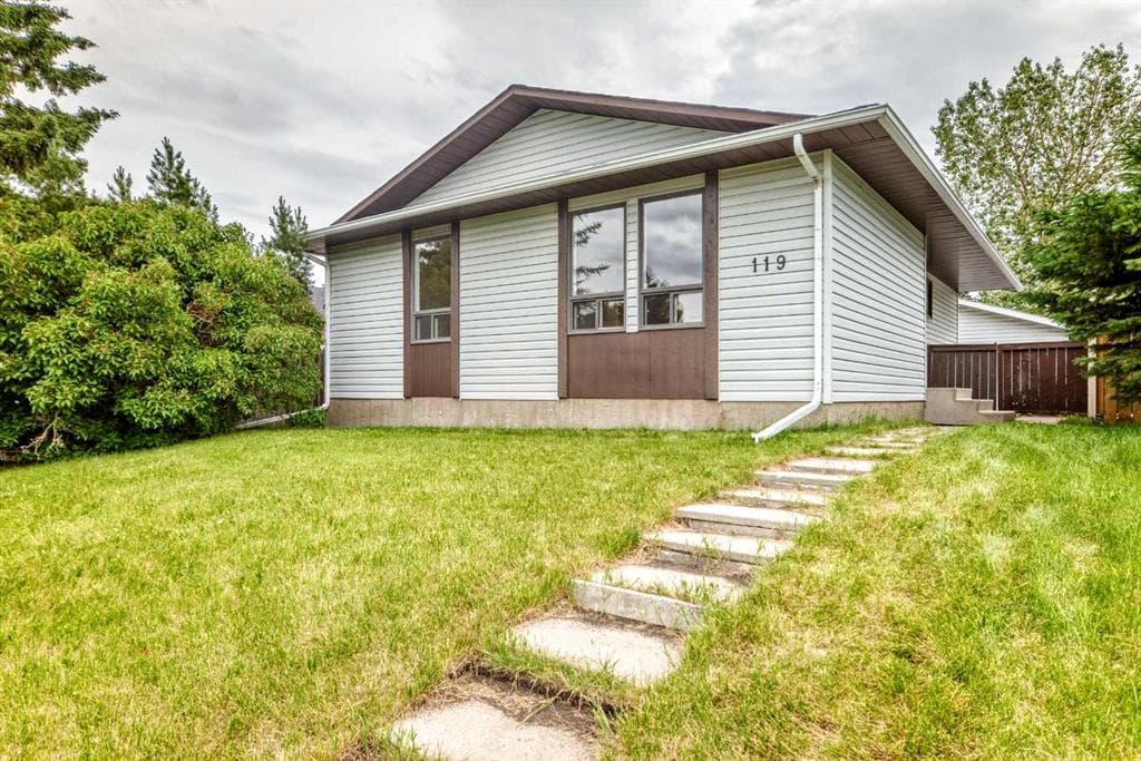 4-bed Detached for sale at 119 Ranchlands Crescent NW, Calgary