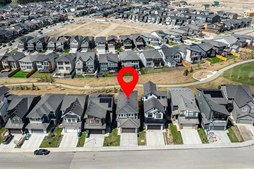 4-bed Detached for sale at 59 Royston Rise NW, Calgary